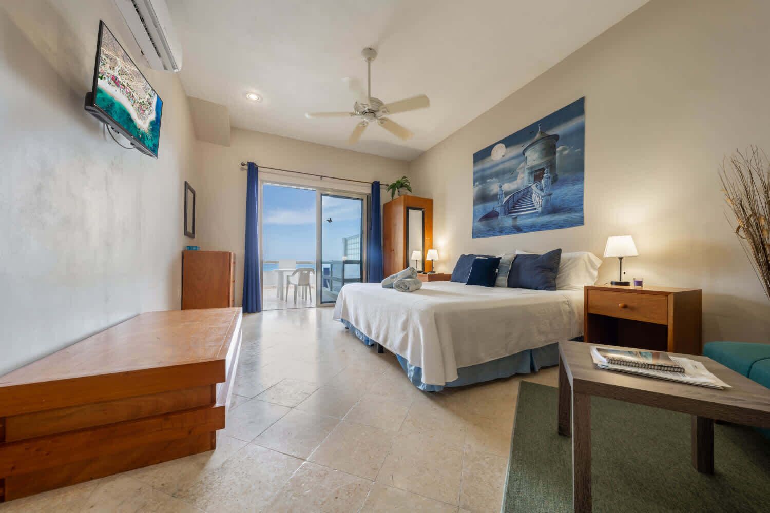 2 bedrooms, in-room safe, WiFi (free), bed sheets