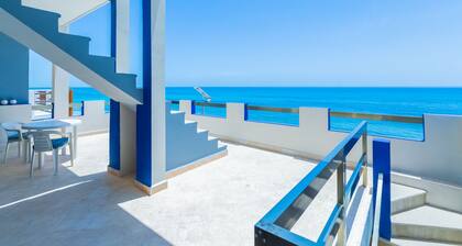 Oceanfront Villa – Private 2 Suites – Walk to Playa Norte and Downtown