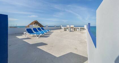 Oceanfront Villa 2 Private Suites Walk to Playa Norte