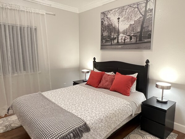 3 bedrooms, desk, iron/ironing board, free WiFi - Beautiful house in the court by the park (Rancho Cordova)