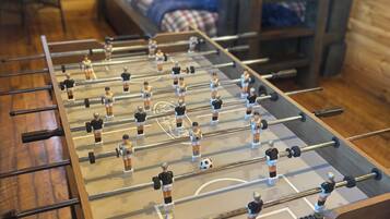 2 quartos, escrivaninha, ferros/tĂĄbuas de passar roupa