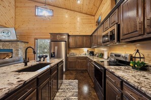 Refrigerador, microondas, horno, placa de cocina