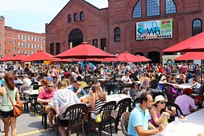 Outdoor dining - Modern, Smart 1Bed -Private Entry. Boston's Best Location Close to Everything (Boston)