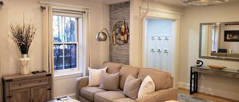 Smart TV, fireplace, music library, video library