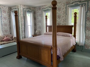 3 Schlafzimmer, Schreibtisch, Bügeleisen/Bügelbrett, WLAN