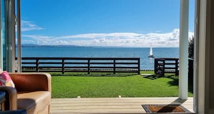 Beachfront luxury, re-charge your soul... ♥ Pet friendly! Just ask 🥰