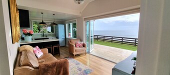 Beachfront luxury, re-charge your soul... ♥ Pet friendly! Just ask 🥰