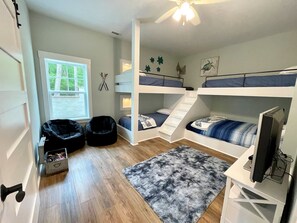 5 habitaciones, tabla de planchar con plancha y wifi gratis