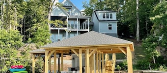💥Incredible Sunset Views💥New Build💥Large Boathouse!💥Kayaks & More Included!!