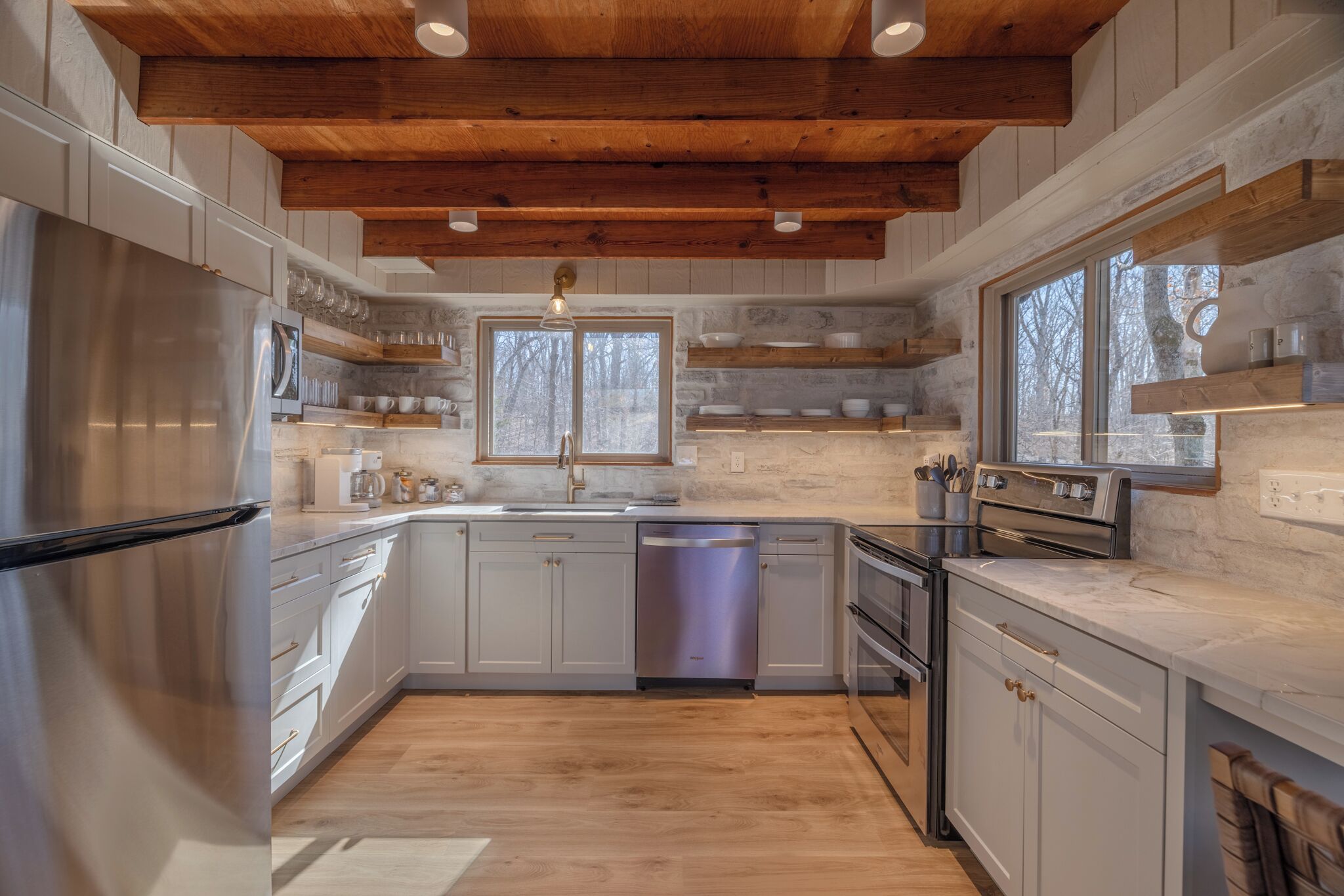 冰箱、微波炉、烤箱、炉灶