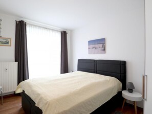 1 chambre, coffres-forts dans les chambres, fer et planche à repasser