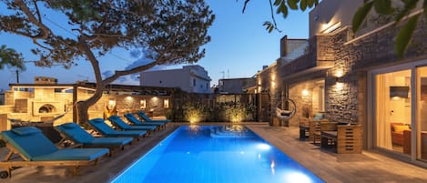 Piscine extérieure, piscine chauffée