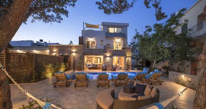 Luxury 7 bedroom villa with private infinity pool next to beach