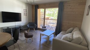 TV - 4-room apartment at the foot of the slopes and resort center (Allos)