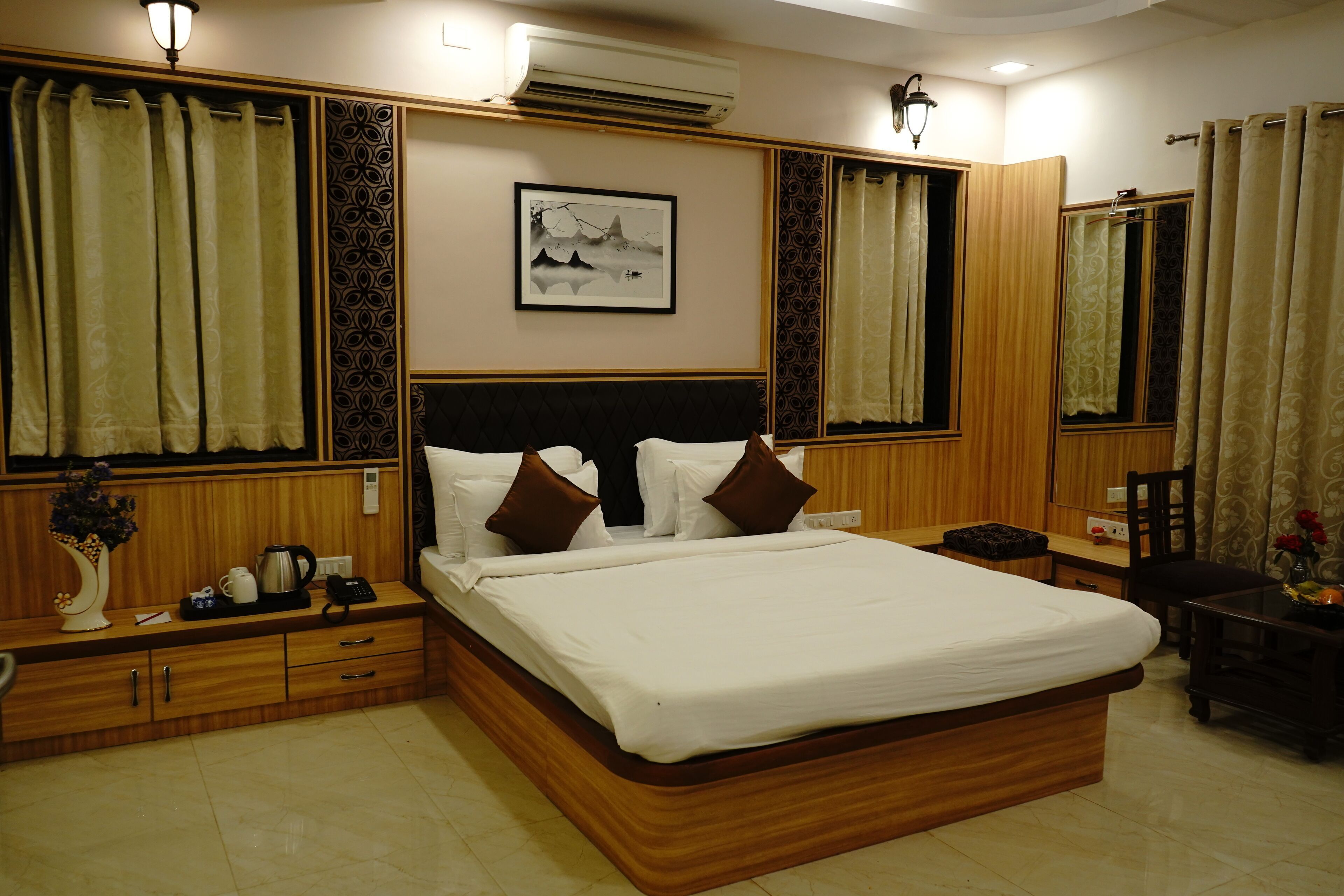 Minibar, in-room safe, desk, blackout drapes