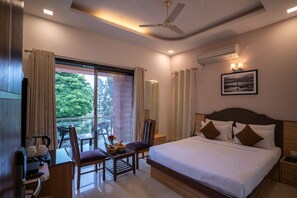 Executive Room with Balcony | Balcony view