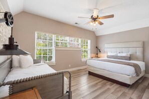 7 habitaciones, tabla de planchar con plancha y wifi gratis 