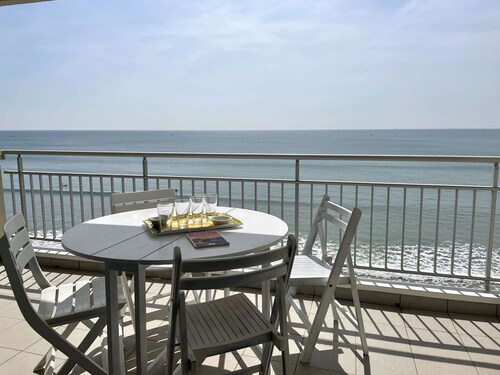 Studio cabin 4 pers, sea view, balcony, parking, beach access