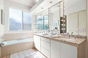 Badewanne, Haartrockner