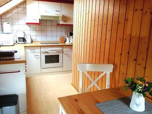 Fridge, microwave, oven - Ferienwohnung Andresen - FW Andresen (Pommerby)