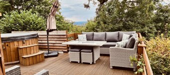 Mountain View Lodge, Luxury Woodland Lodge with Hot Tub