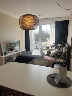 1 slaapkamer, een strijkplank/strijkijzer, gratis wifi, beddengoed