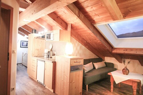 Modernes Alpen Studio mit Balkon& Bergblick by Schirsner