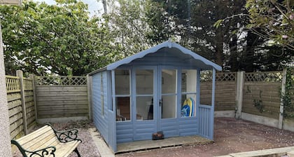 3 Bedroom Bungalow Moelfre- Private Garden,parking