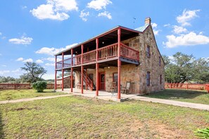 House, 5 Bedrooms | Exterior