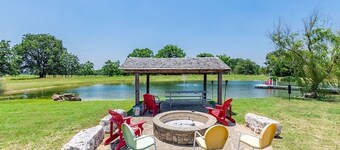 Fischer 3 Bedroom Farmhouse by RedAwning