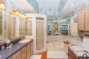 Cottage, 5 Bedrooms | Bathroom - Fischer 3 Bedroom Farmhouse by RedAwning (Fredericksburg)