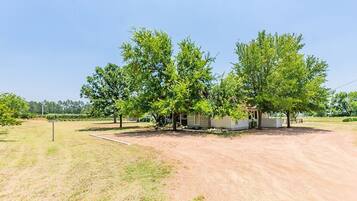 Cottage, 5 Bedrooms | Property grounds