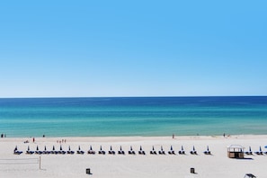 Una playa cerca