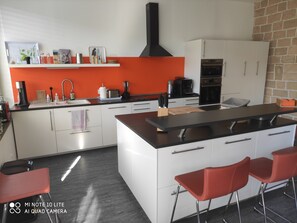 Fridge, microwave, oven, stovetop - Traditional house Mühleck for groups of up to 22 people with pool, sauna and hot tub (Elmstein)