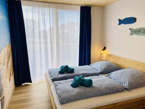 2 Schlafzimmer, Reisekinderbett, kostenloses WLAN, Bettwäsche