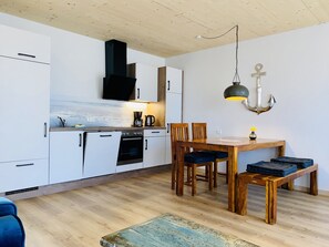 Kühlschrank, Ofen, Herdplatte, Geschirrspüler