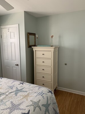 3 bedrooms, iron/ironing board, free WiFi - Stone Harbor Beauty, 2 blks to beach (Stone Harbor)