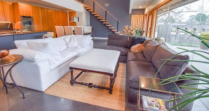The Clubhouse - On Golf Course - Serene Retreat