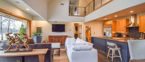 TV, fireplace, offices