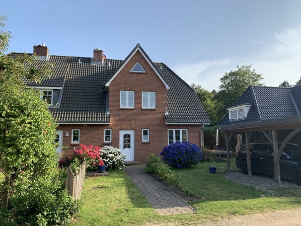 Exterior - Vacation apartment "Haus Tarje" Your family vacation in the heart of the island of Amrum (Nebel / Amrum)