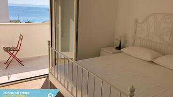 2 bedrooms, bed sheets