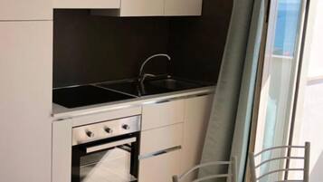 Fridge, oven