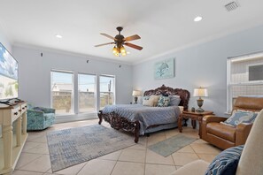 4 bedrooms, WiFi, bed sheets