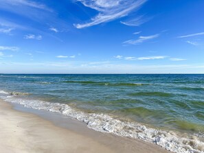 På stranden