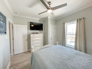 4 bedrooms, WiFi, bed sheets