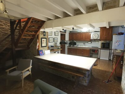 Family house with sea view sleeps 7 (possible 6 more in adjoining house)