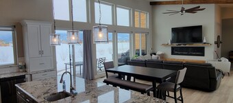 Indoor/Outdoor Living with 4-Peak Teton View