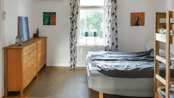 4 habitaciones, cuna de viaje y wifi gratis