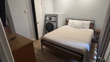 3 habitaciones, escritorio, tabla de planchar con plancha y wifi