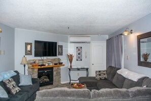 TV, fireplace